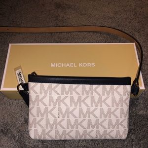 Michael Kors wristlet